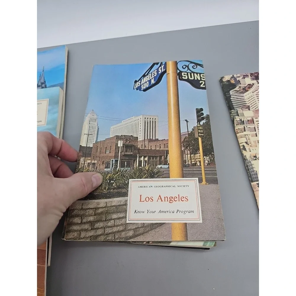 Lot 17 VTG AMERICAN GEOGRAPHICAL SOCIETY Around The World Program Books 1956-62